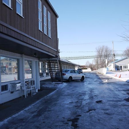 Motel Rive Du Lac Saint-Zotique Exteriör bild