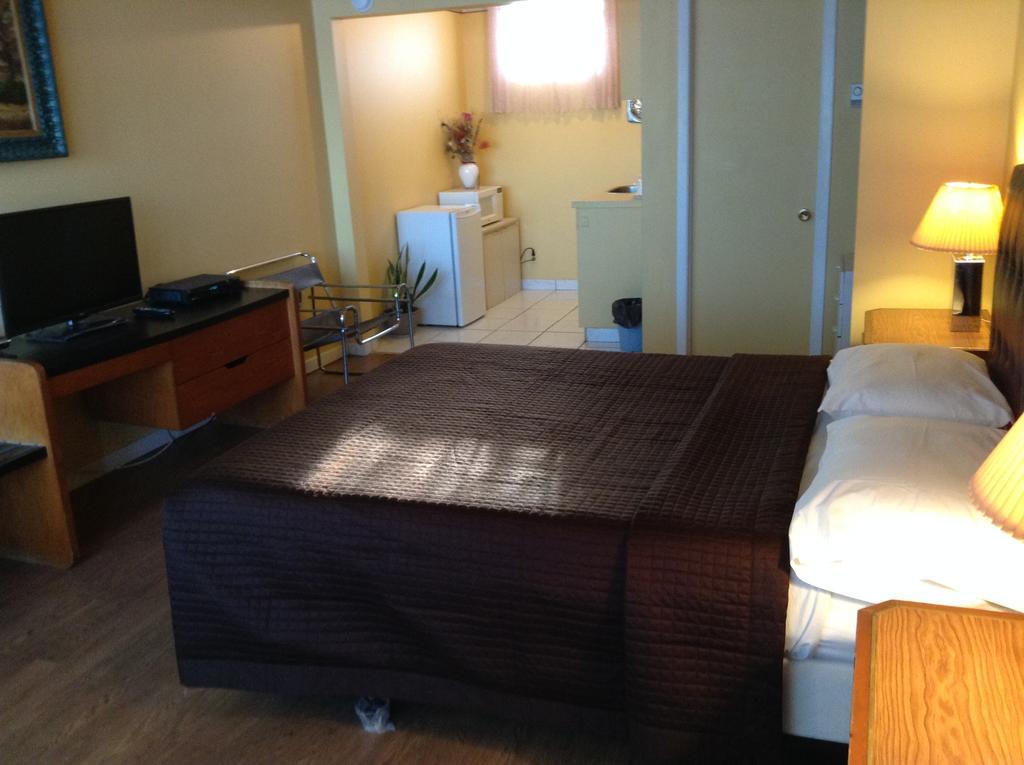 Motel Rive Du Lac Saint-Zotique Rum bild