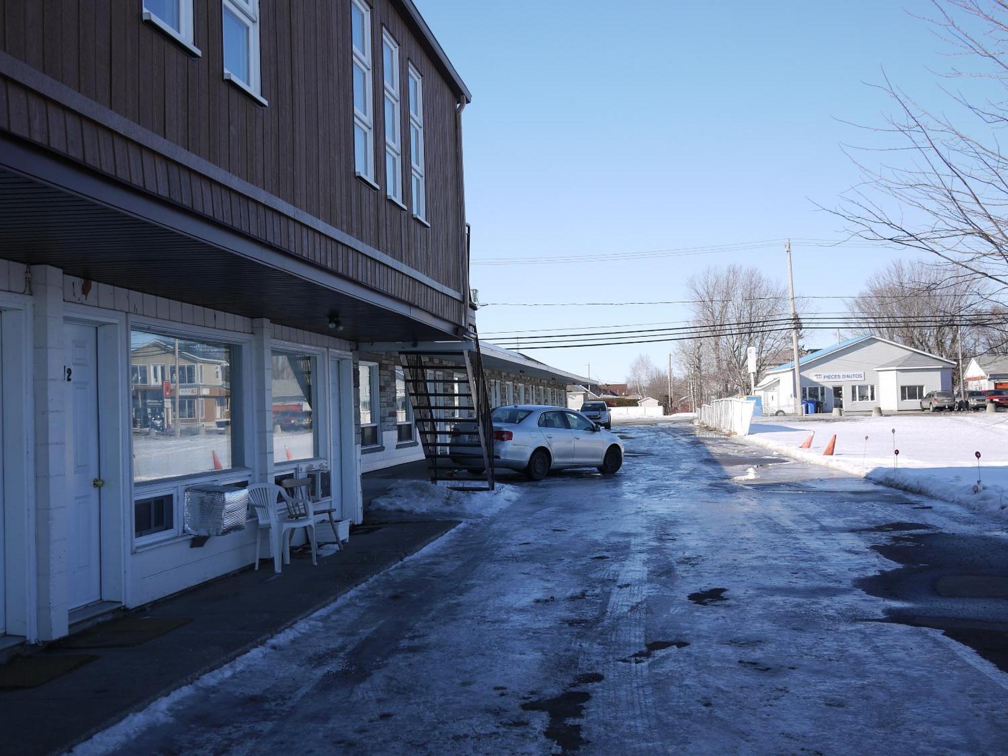 Motel Rive Du Lac Saint-Zotique Exteriör bild